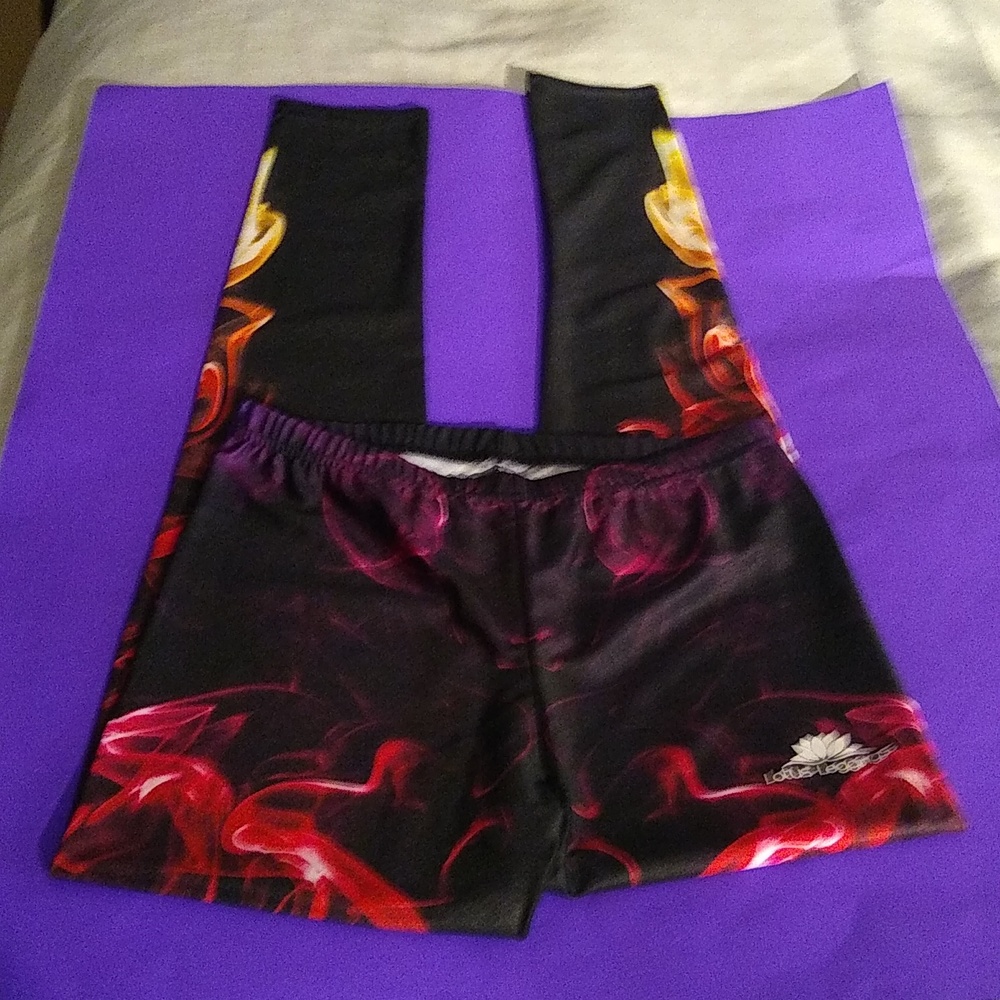 Lotus flame leggings size medium